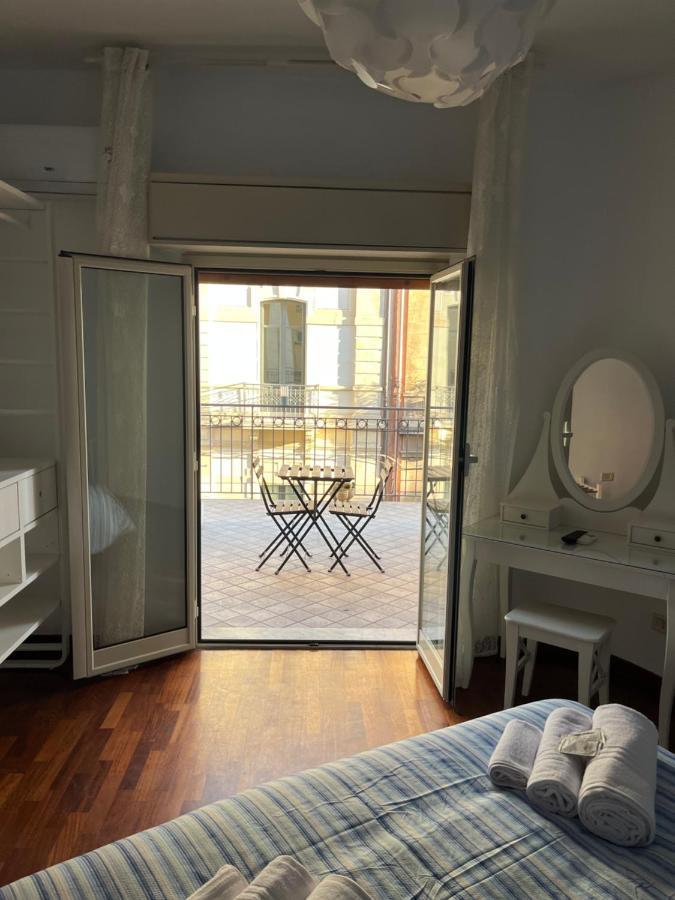 Umberto Street Hotell Catania Exteriör bild